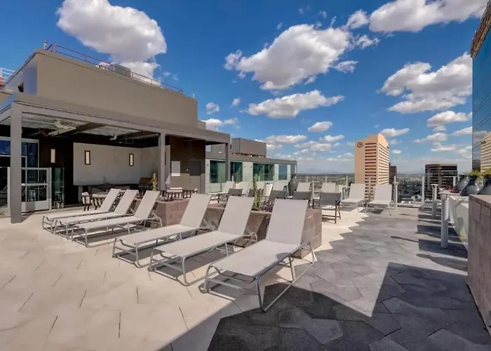Apartment Boulevard Downtown Highrise Stu Sky Pool Parking Gym 07 *